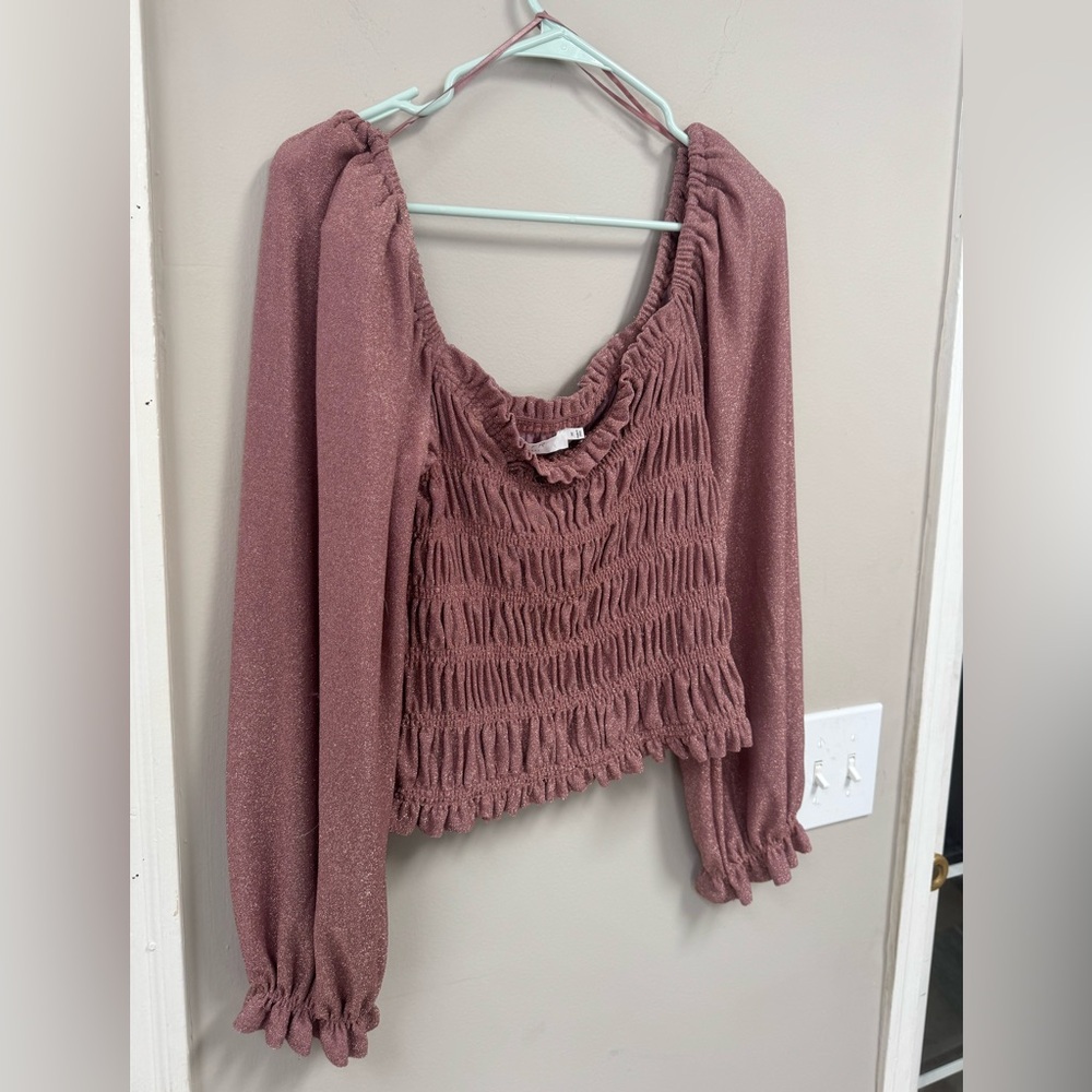 ASTR The Label Shimmer Smocked Balloon Sleeve Blouse Pink / Mauve – Medium